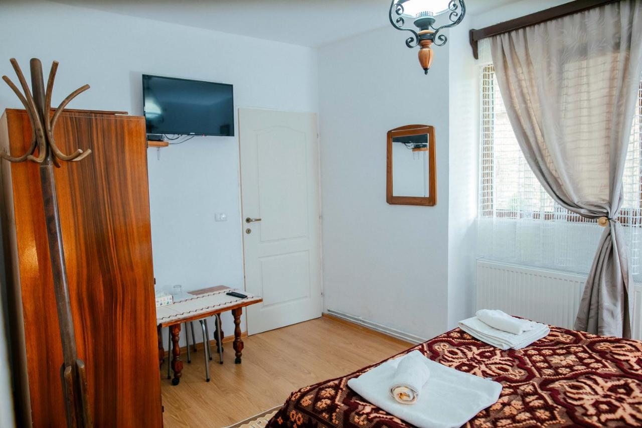 Hostal Casa Pe Valea Hartibaciului Barcut Exterior foto